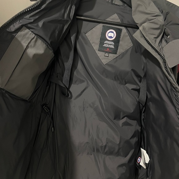 Canada Goose Chelsea Down Parka in Charcoal - Picture 11 of 15